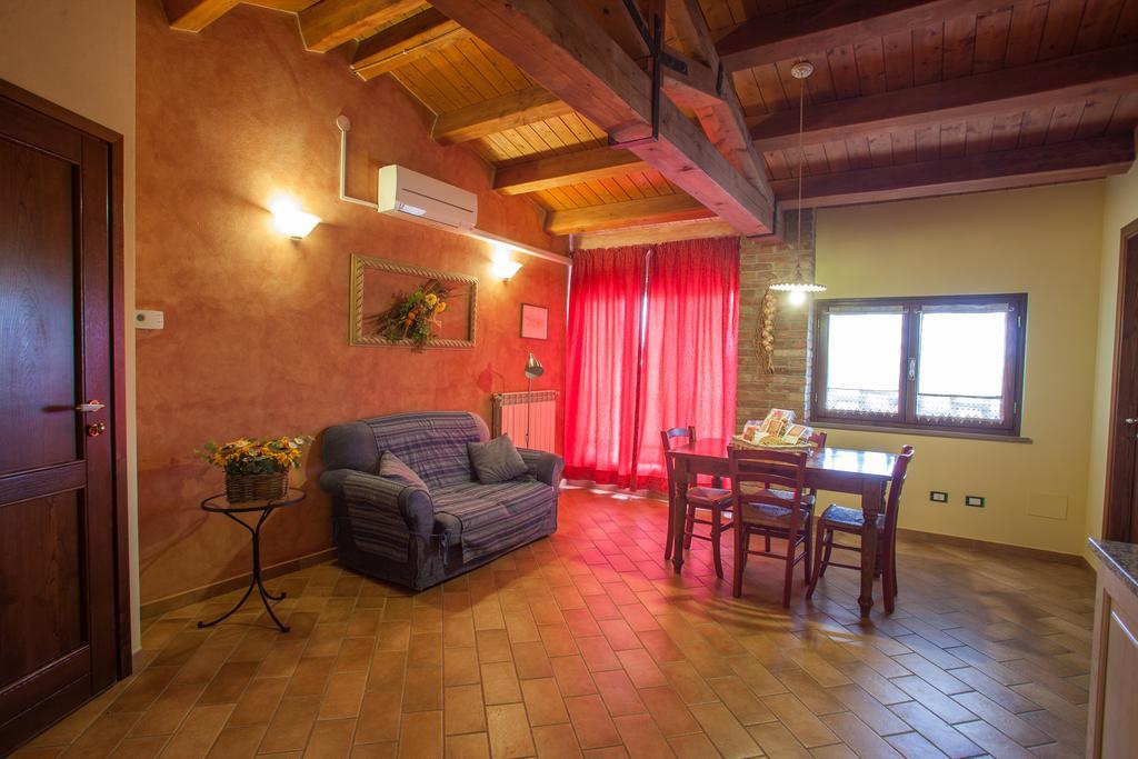 Bio Agriturismo Pratini Monte Lopio Bilik gambar
